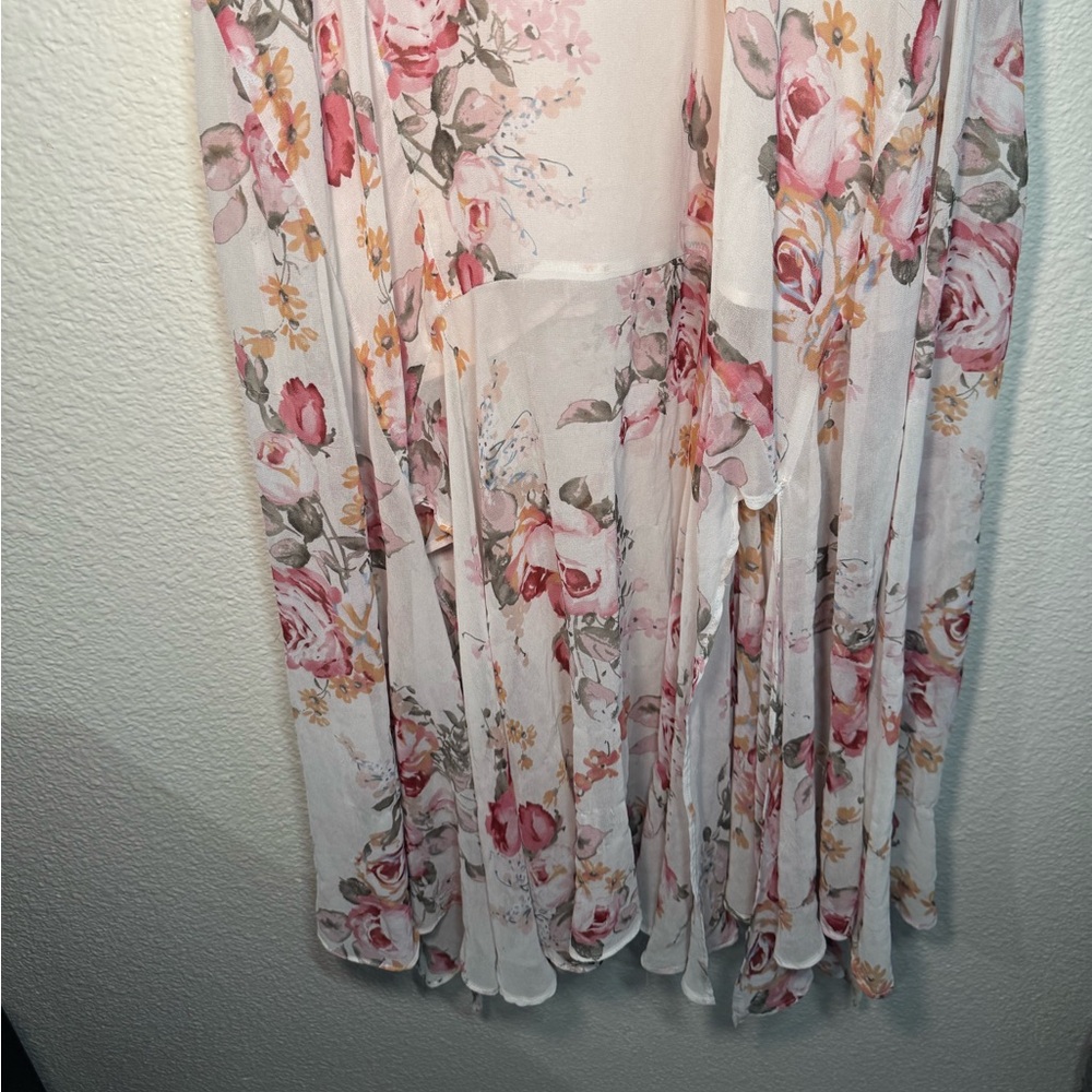 Dress Forum Pink and White Floral Maxi Dress - Picture 3 of 6